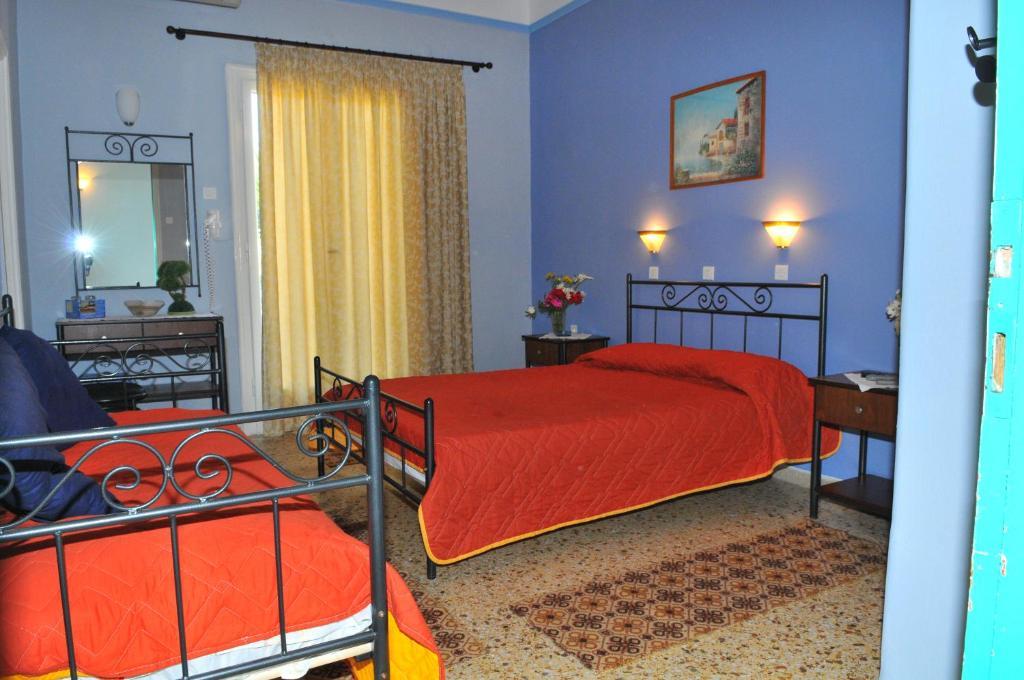 Oasis Hotel Theodoros & Litsa Galaris Agia Marina  部屋 写真