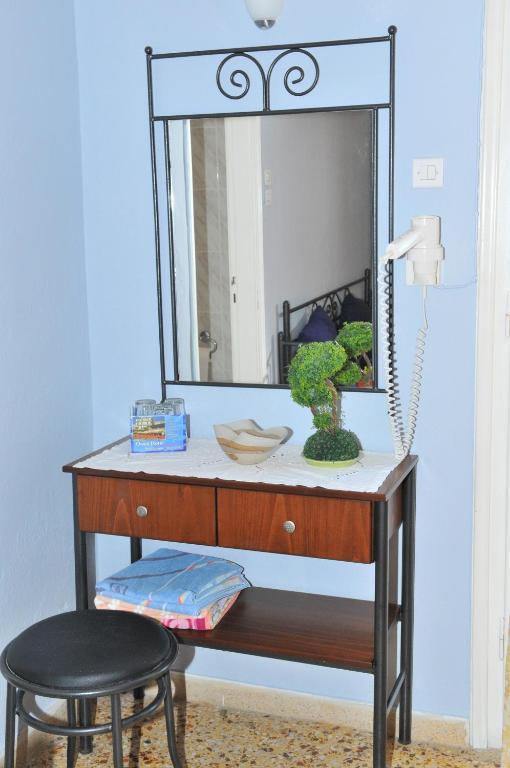 Oasis Hotel Theodoros & Litsa Galaris Agia Marina  エクステリア 写真